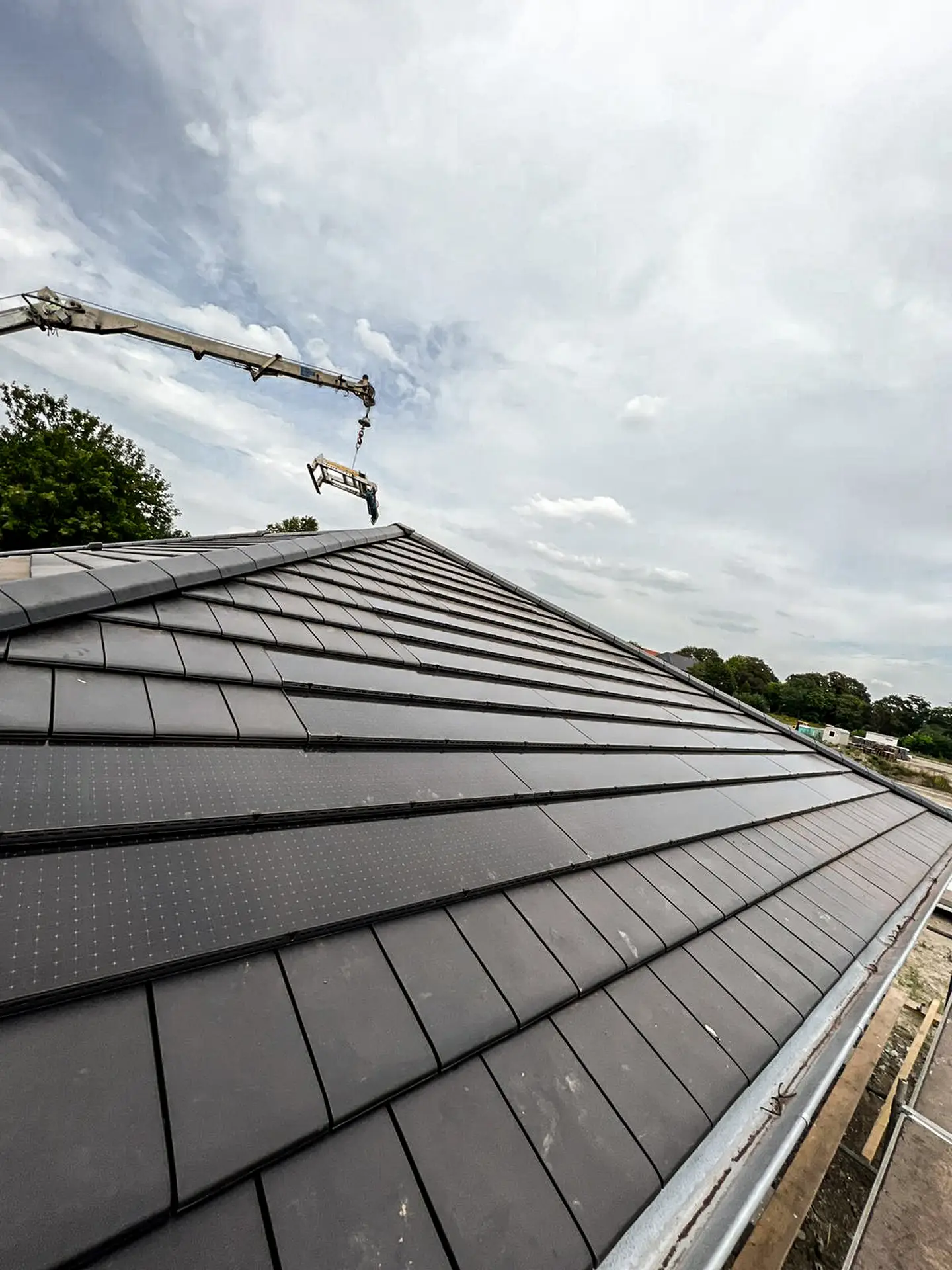 weitere-Leistungen_integrierte-Photovoltaik-Anlage-in-Ziegeldach